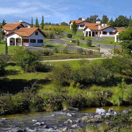 Complejo De Cabanas Llatani Los Reartes Exterior photo